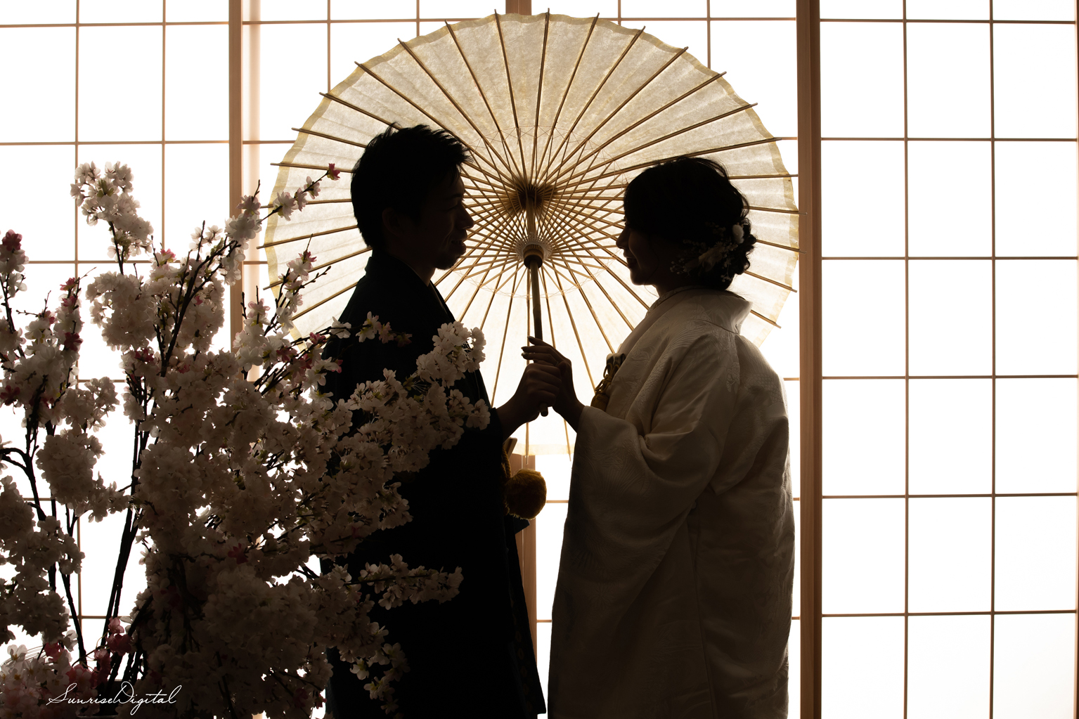 名古屋で人気で格安の和装前撮り｜白無垢でのシルエット