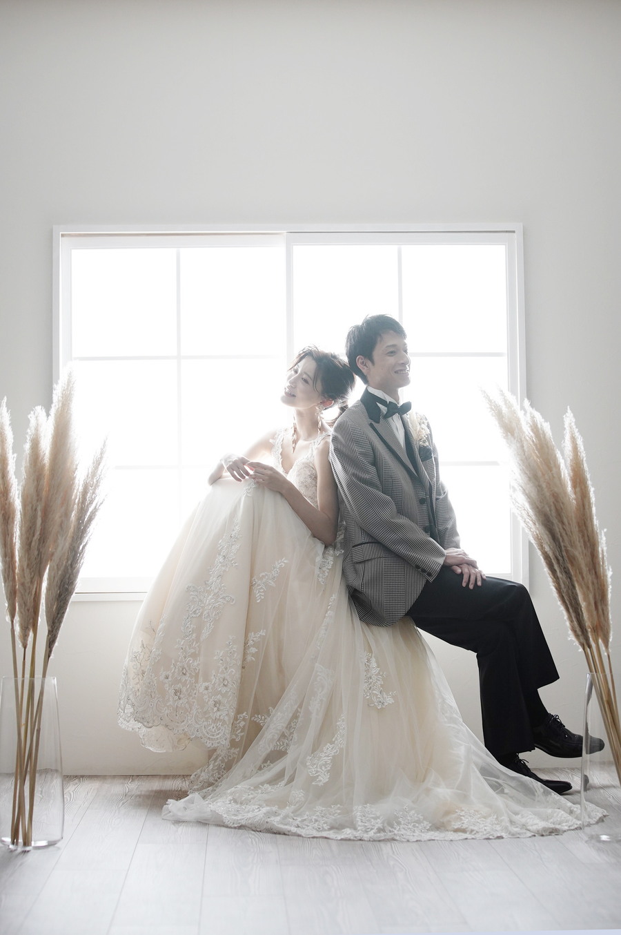 名古屋で人気の洋装スタジオ前撮りおしゃれに座って