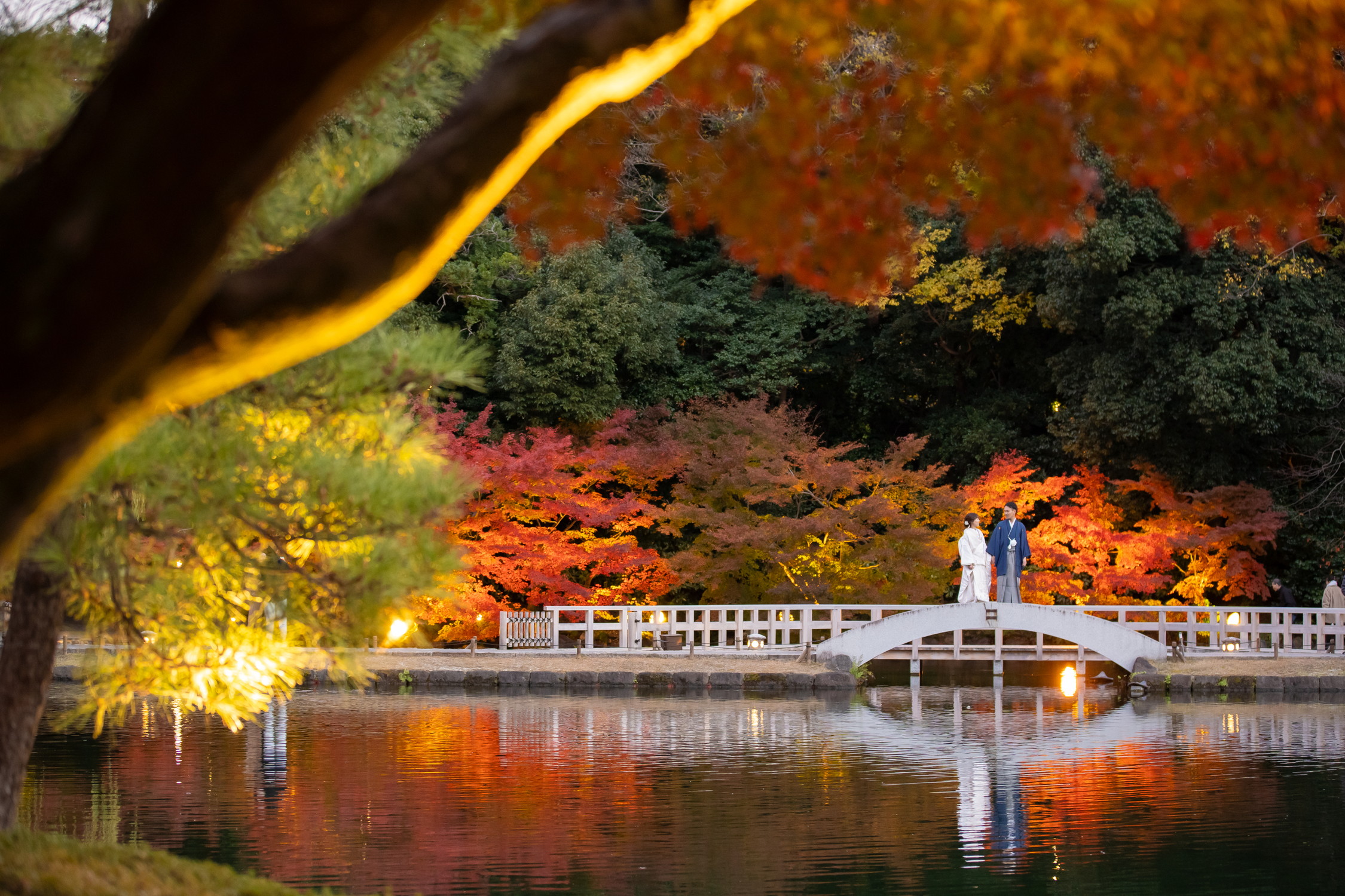名古屋和装前撮りロケーションフォト徳川園の紅葉|フォトスタジオ