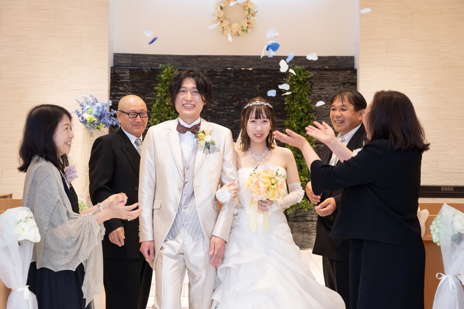 名古屋チャペルフォト,挙式風,フラワーシャワー