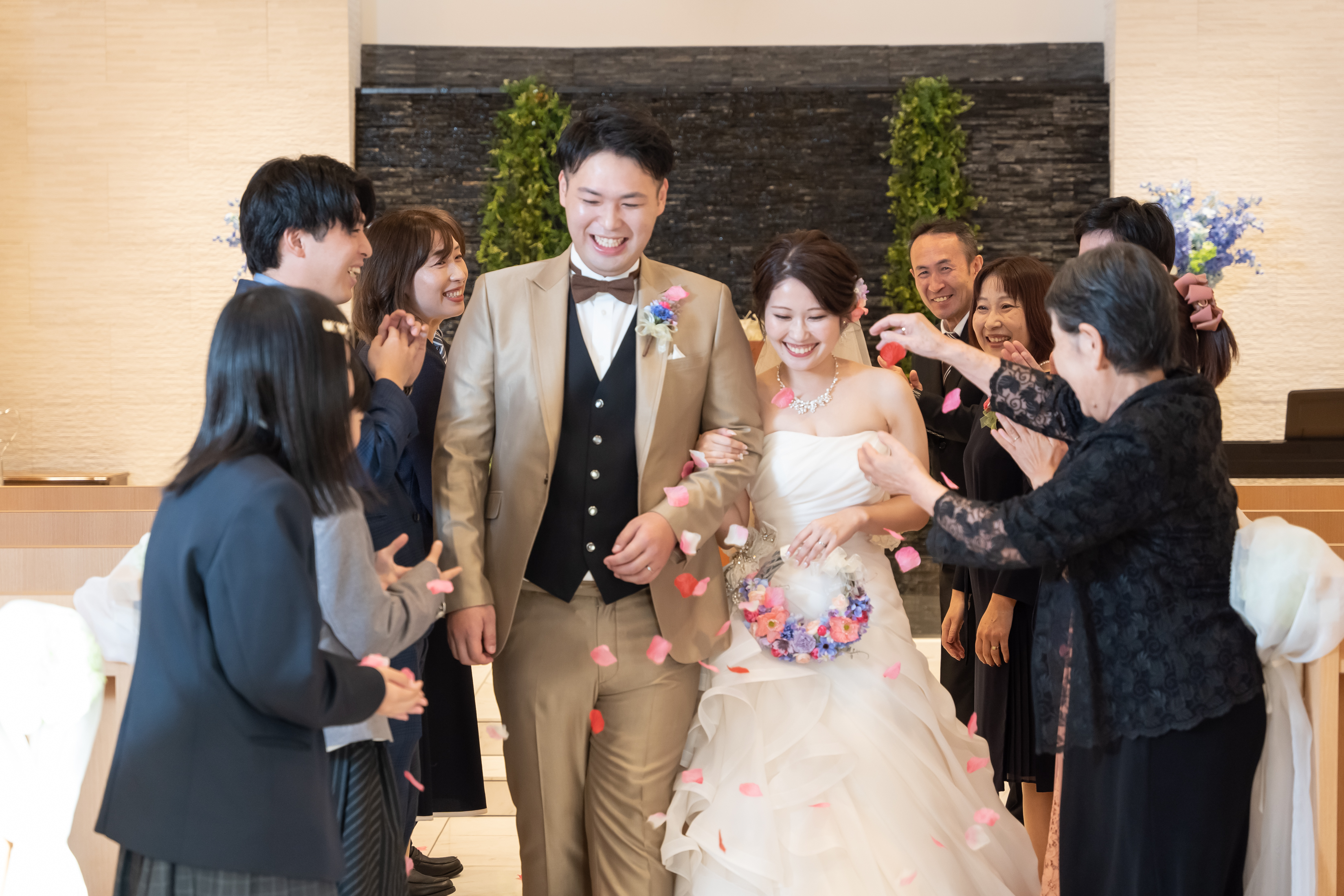 少人数結婚式で人気のチャペル挙式シーン｜家族婚